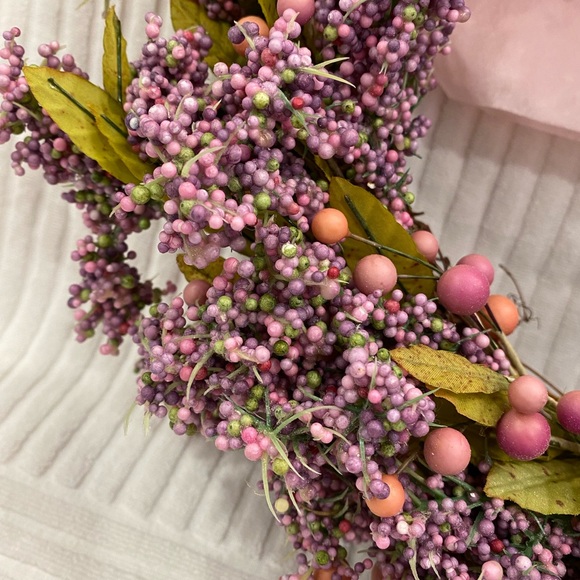 Purple and Pink Coloured Berry Wreath - Picture 6 of 7